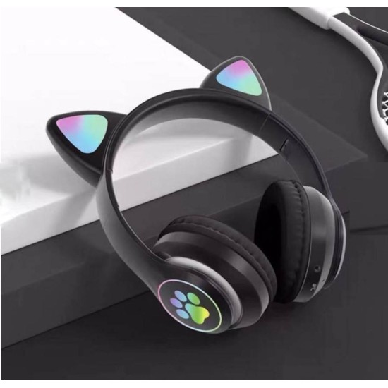 Juhtmeta Bluetooth-kõrvaklapid LED-kõrvaklappidega
